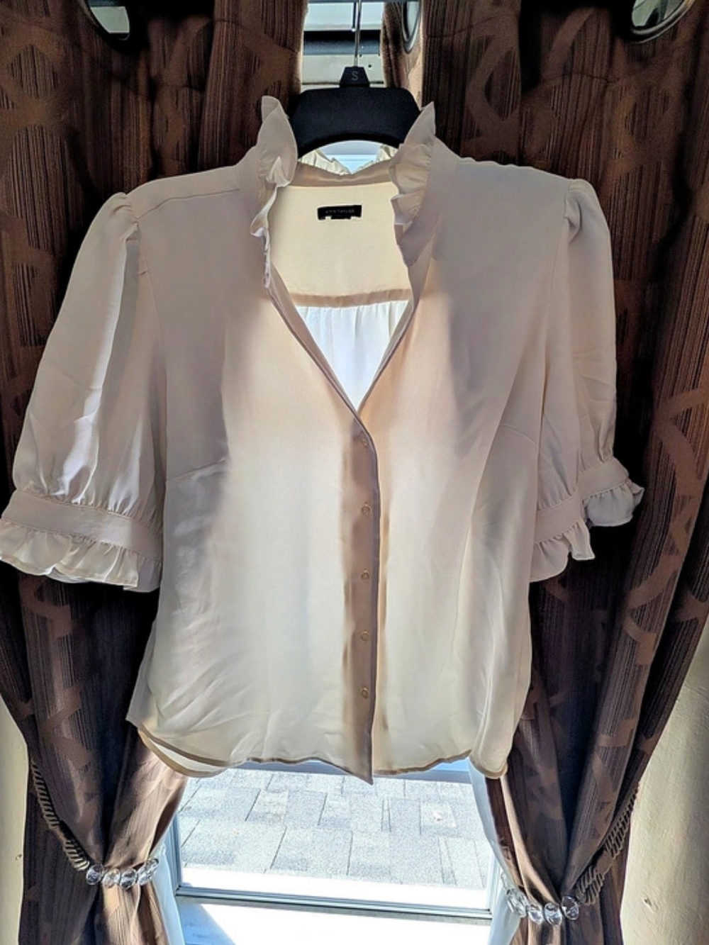 Ann Taylor Ruffled Blouse in White Size Small NWT